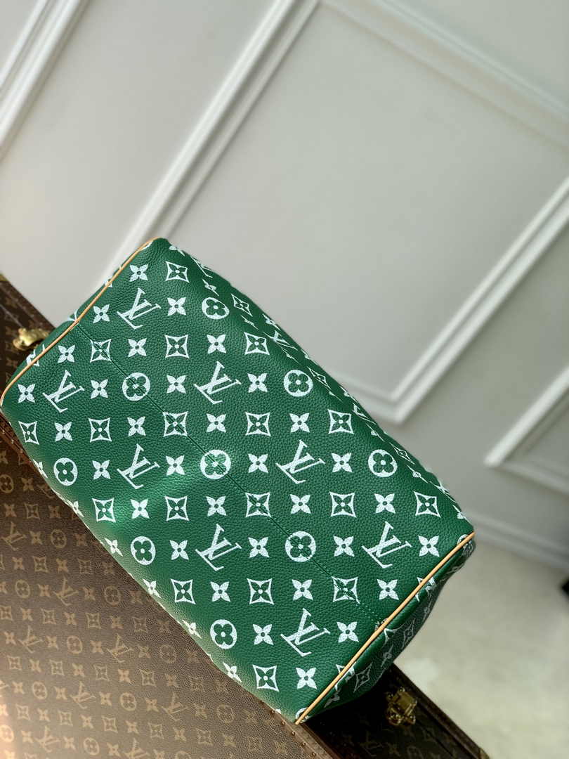 Louis Vuitton Speedy P9 Bandoulière 40 M24417 Green Soft calfskin