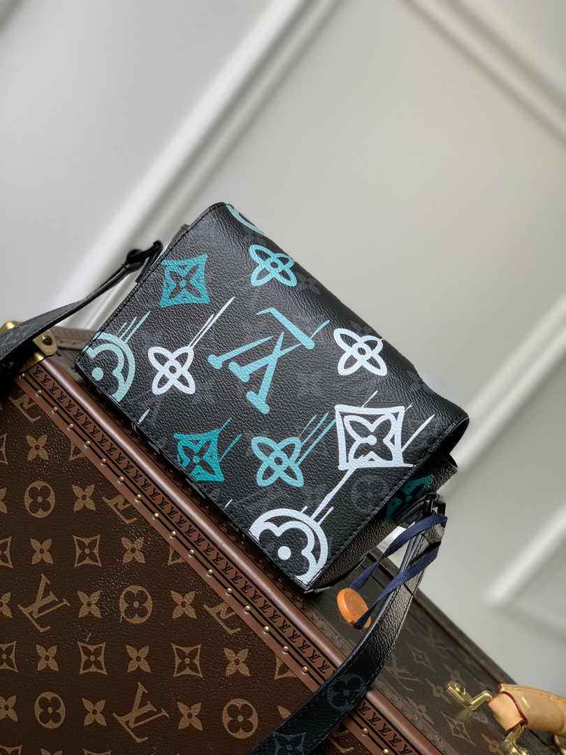 Louis Vuitton Steamer Wearable Wallet M81852 Leather