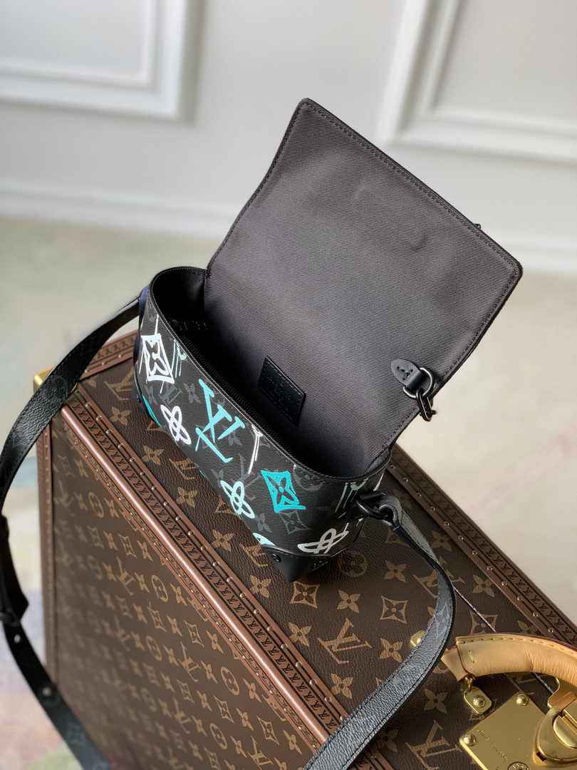 Louis Vuitton Steamer Wearable Wallet M81852 Leather