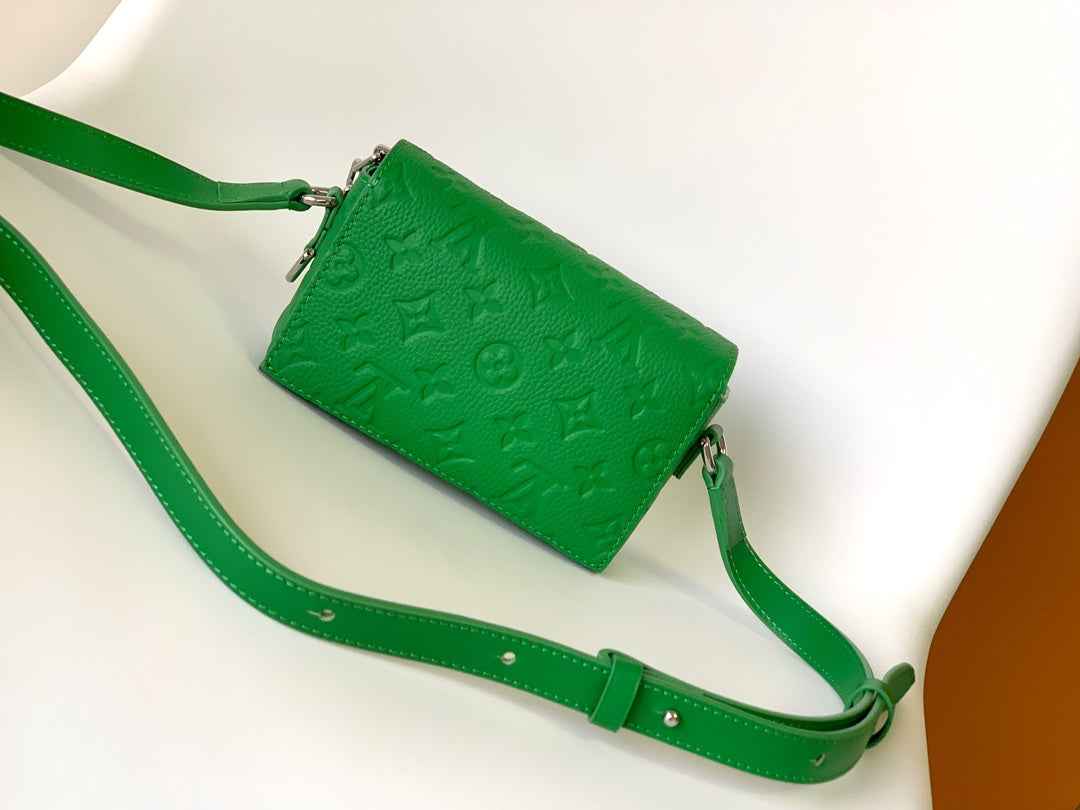 Louis Vuitton Steamer Wearable Wallet M82918 Green Leather