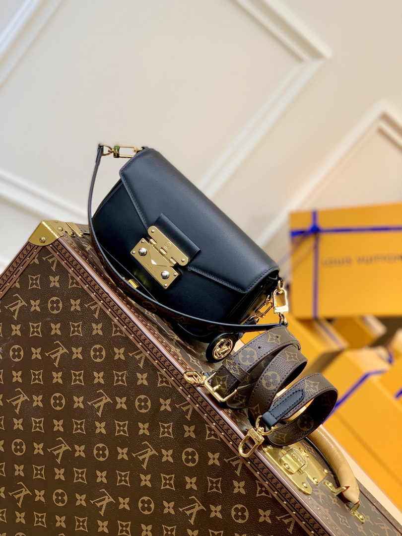 Louis Vuitton Swing Shoulder Bag M20393 Black Leather - Default Title - View 1