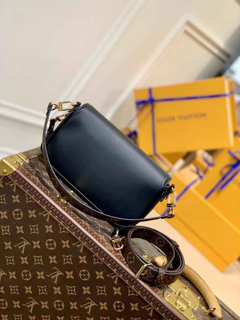 Louis Vuitton Swing Shoulder Bag M20393 Black Leather - Default Title - View 2