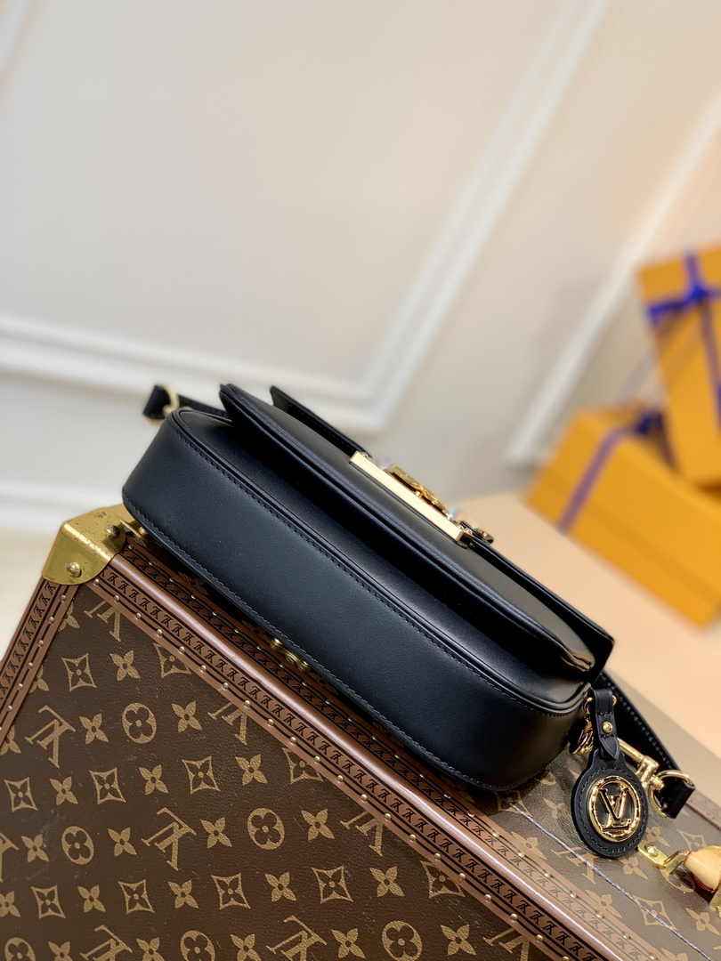 Louis Vuitton Swing Shoulder Bag M20393 Black Leather - Default Title - View 4