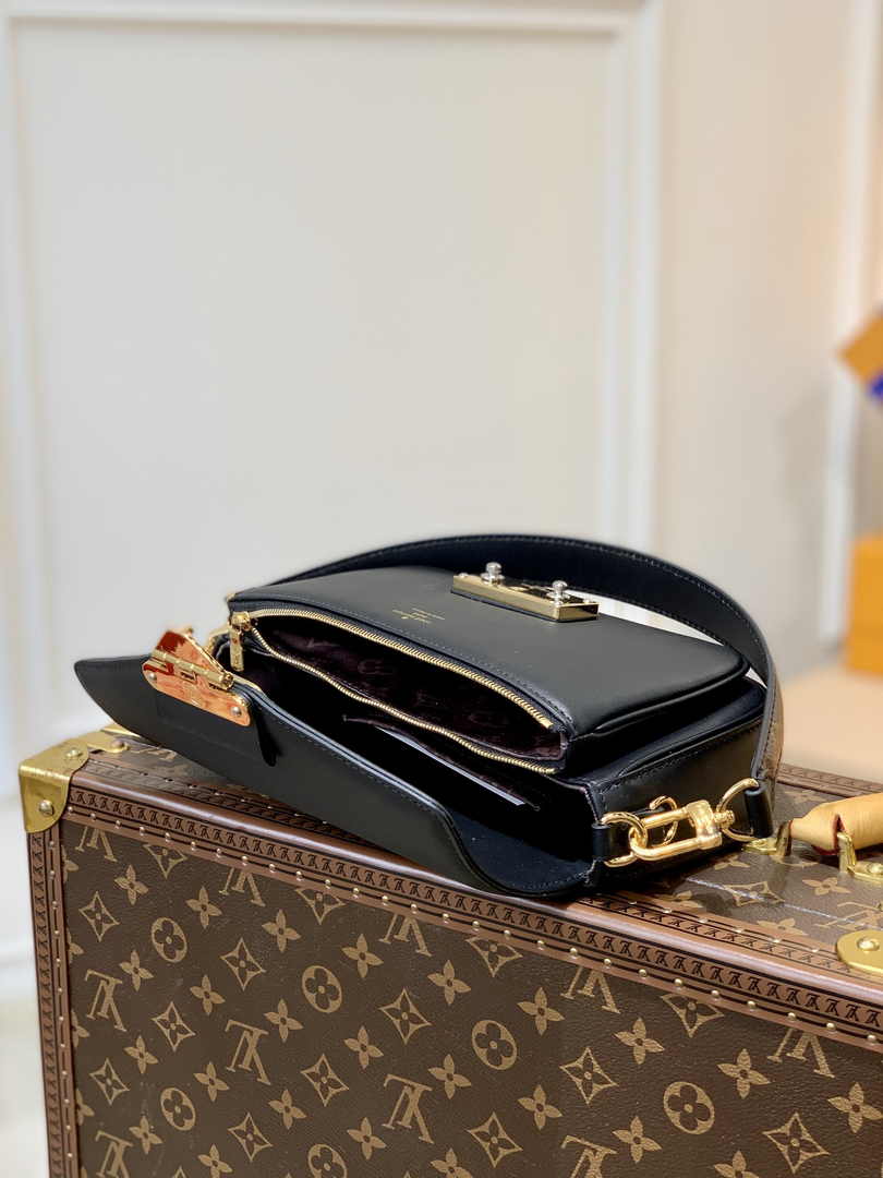 Louis Vuitton Swing Shoulder Bag M20393 Black Leather - Default Title - View 8