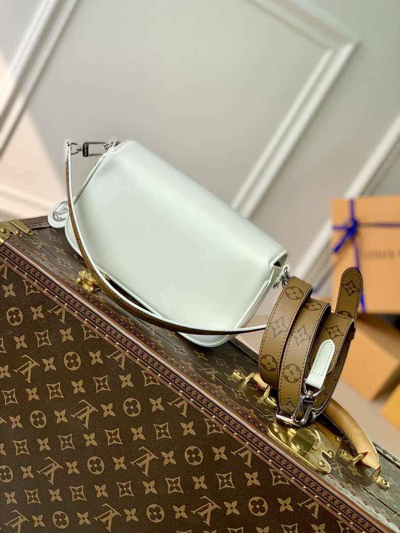 Louis Vuitton Swing Shoulder Bag M20395 White Leather - Default Title - View 2