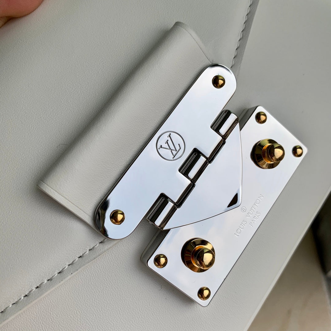 Louis Vuitton Swing Shoulder Bag M20395 White Leather - Default Title - View 5