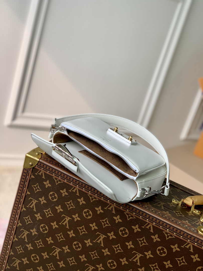 Louis Vuitton Swing Shoulder Bag M20395 White Leather - Default Title - View 8