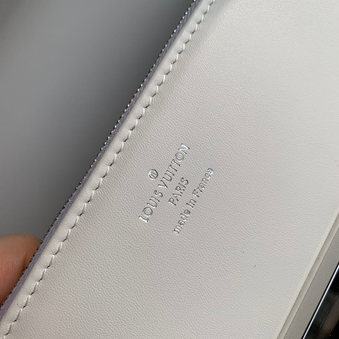 Louis Vuitton Swing Shoulder Bag M20395 White Leather - Default Title - View 9
