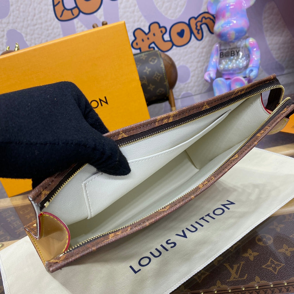 Louis Vuitton Toilet Pouch M83487 - Default Title - View 9