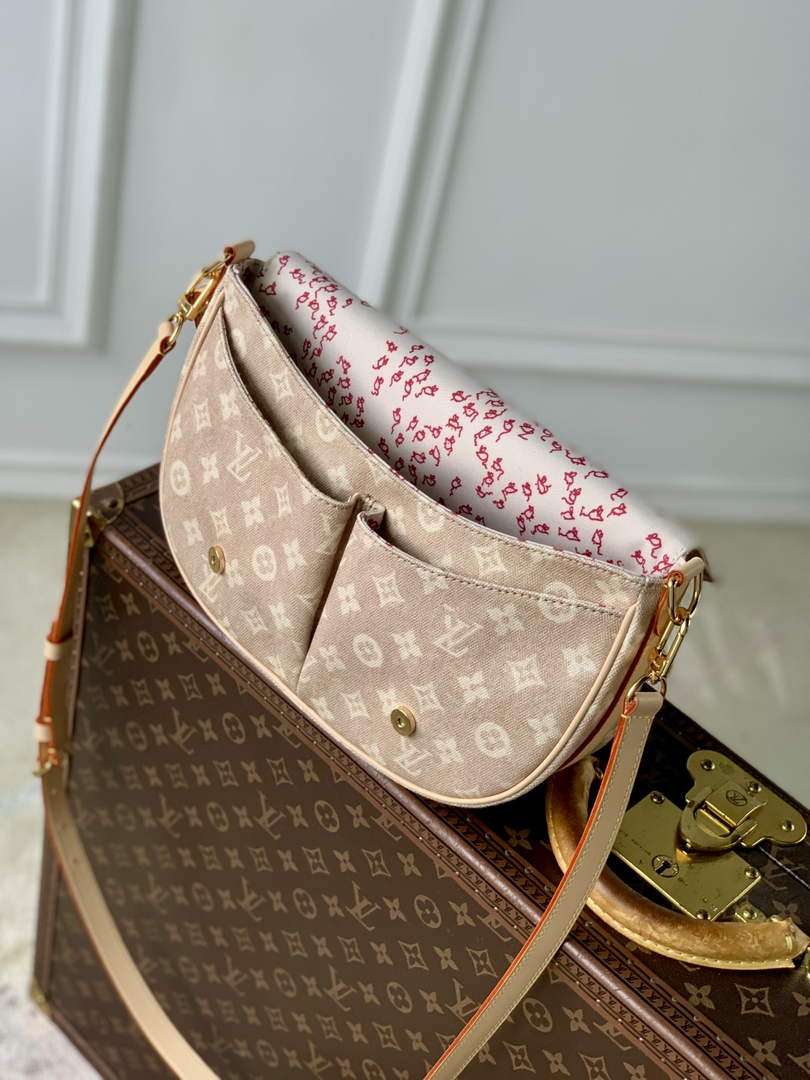 Louis Vuitton Travels With Grace Coddingon Escape M15134