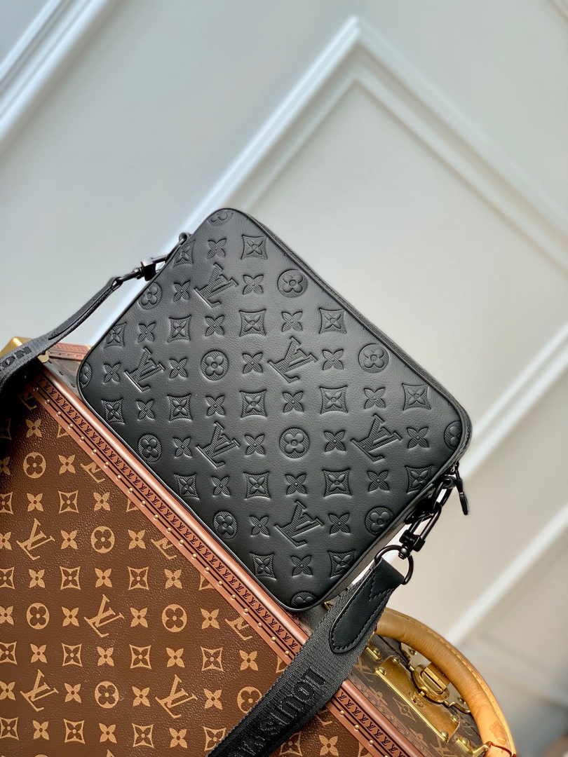 Louis Vuitton Trio Messenger M46602 Black Calf leather - Default Title - View 2