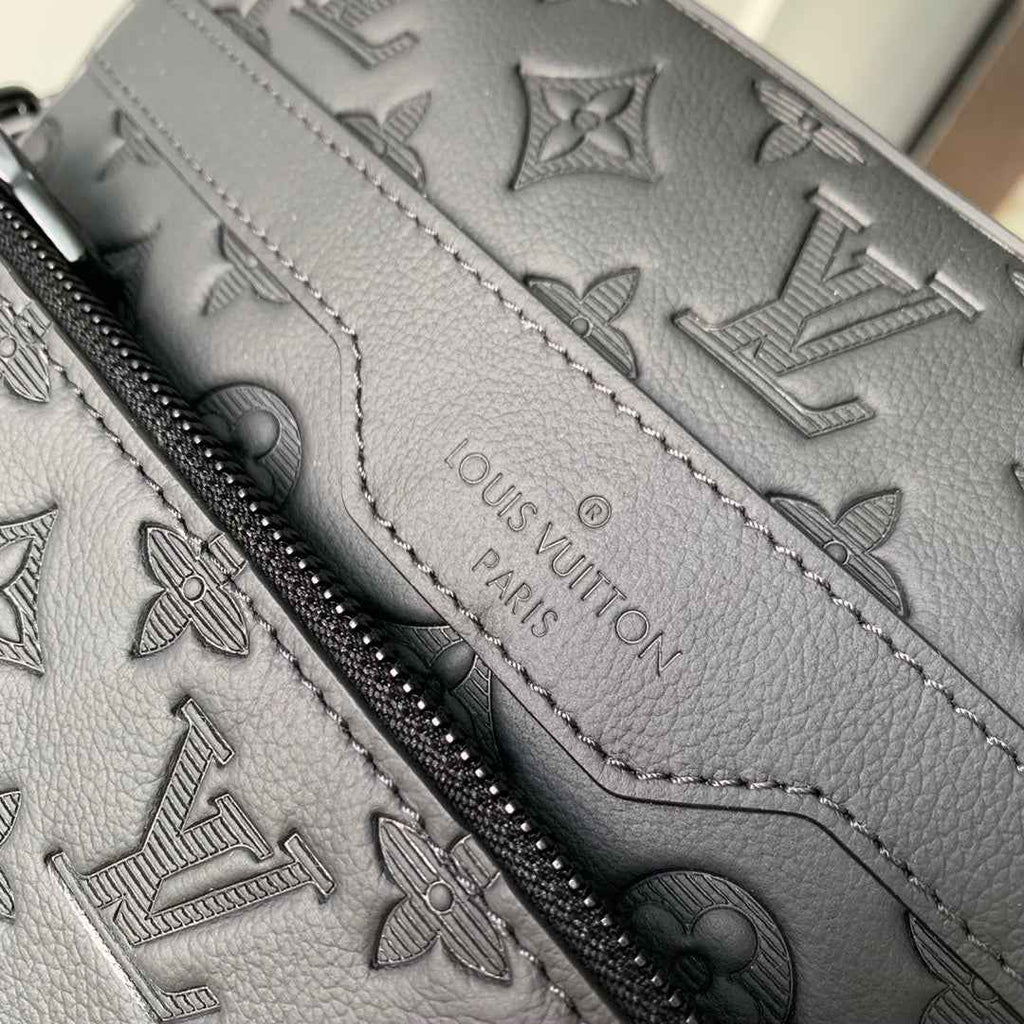 Louis Vuitton Trio Messenger M46602 Black Calf leather