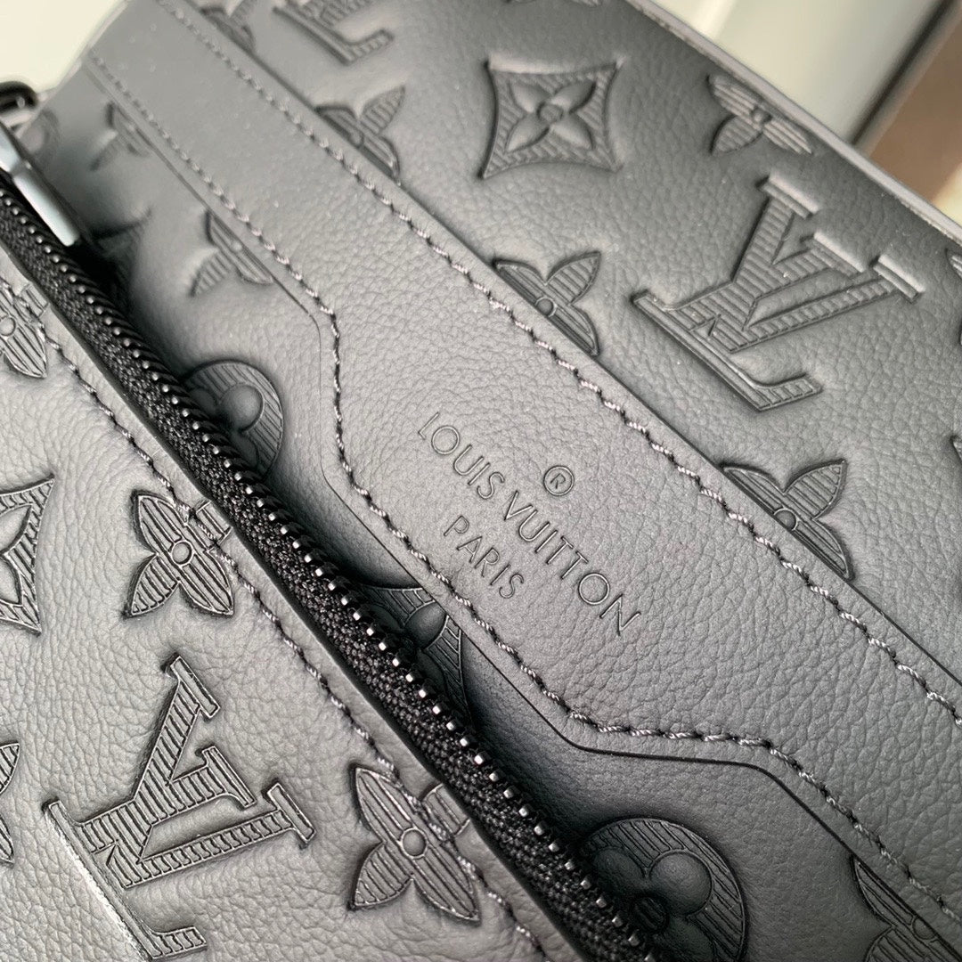 Louis Vuitton Trio Messenger M46602 Black Calf leather