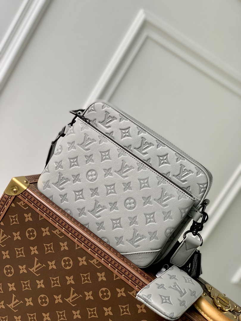 Louis Vuitton Trio Messenger M46603 Gray Calf leather - Default Title - View 1
