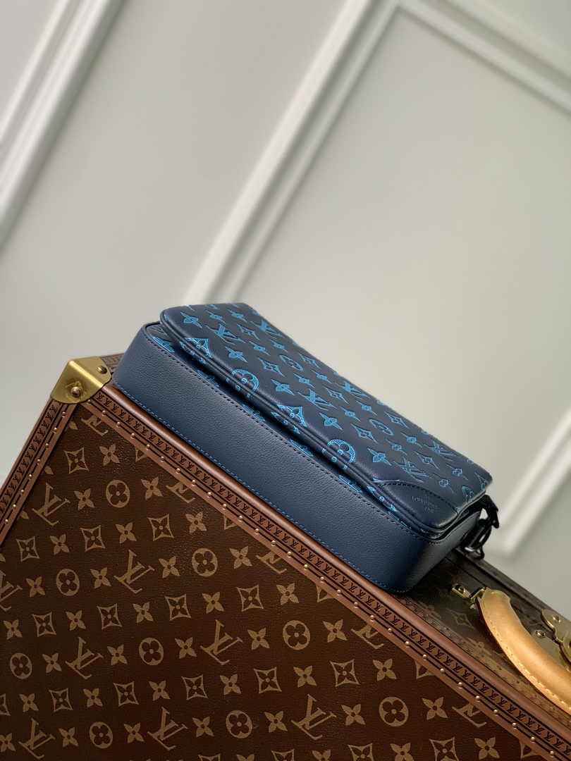 Louis Vuitton Trio Messenger M46604 Navy River Blue Calf leather