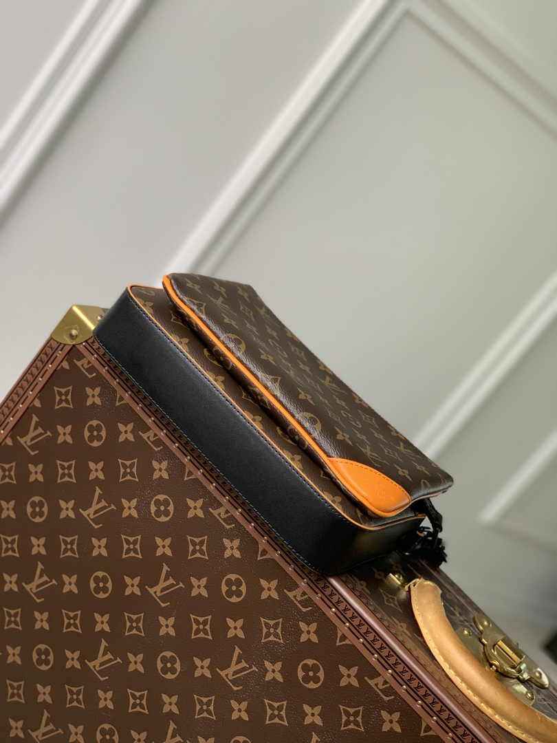 Louis Vuitton Trio Messenger M46694 Monogram Canvas