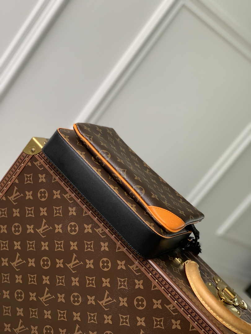 Louis Vuitton Trio Messenger M46694 Monogram Canvas - Default Title - View 3