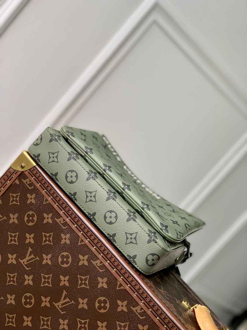 Louis Vuitton Trio Messenger M23783 Khaki Green Monogram Canvas