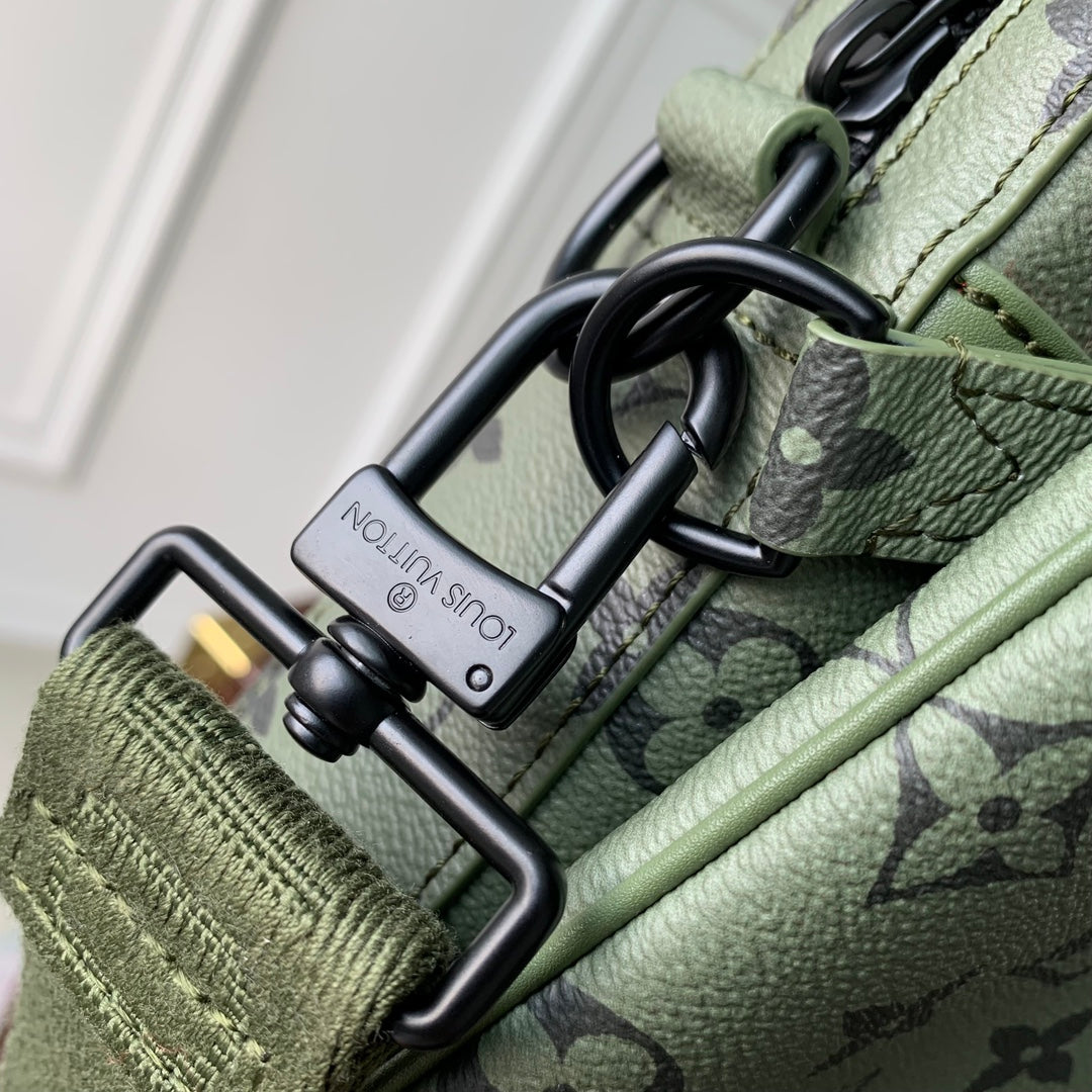 Louis Vuitton Trio Messenger M23783 Khaki Green Monogram Canvas