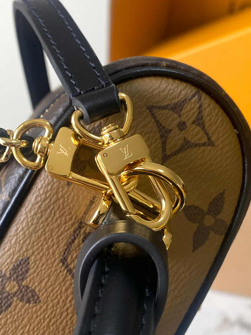 Louis Vuitton Vanity Chain Pouch M47125 Monogram canvas - Default Title - View 6