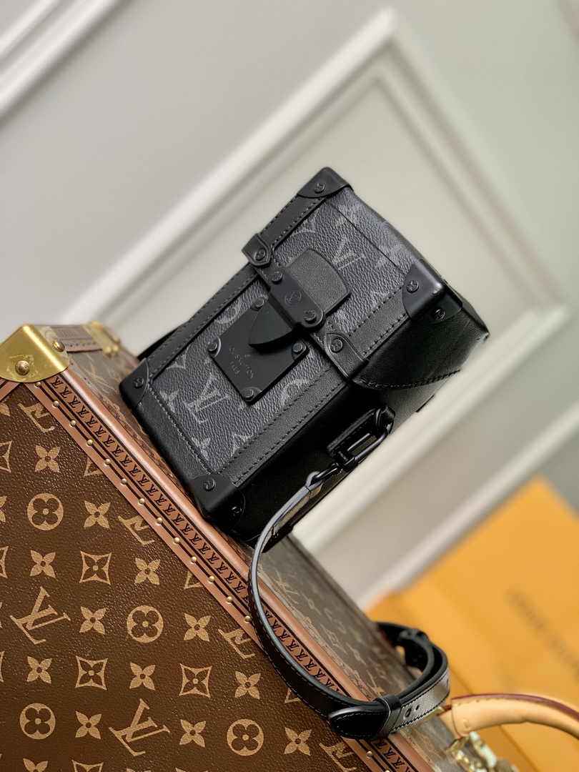 Louis Vuitton Vertical Trunk Wearable Wallet M82077 - Default Title - View 3