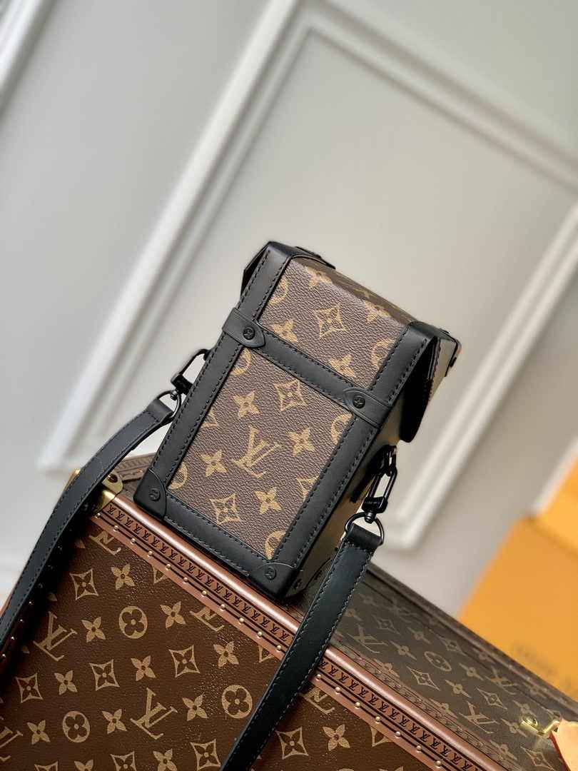 Louis Vuitton Vertical Trunk Wearable Wallet M82077 Monogram - Default Title - View 3