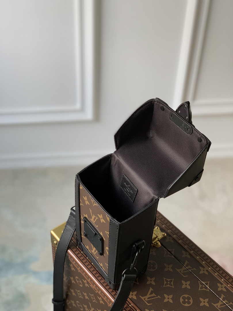 Louis Vuitton Vertical Trunk Wearable Wallet M82077 Monogram - Default Title - View 8