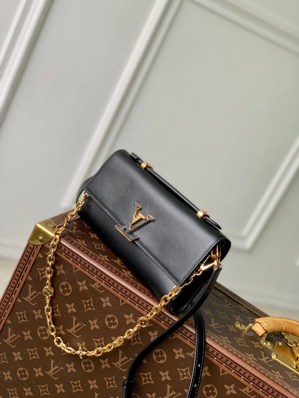 Louis Vuitton Wallet On Chain Capucines Bag M12413