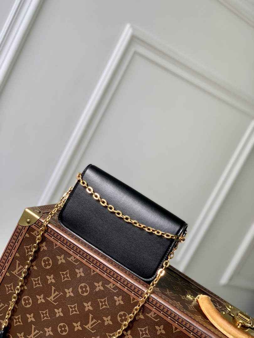 Louis Vuitton Wallet On Chain LV Bloom M14564