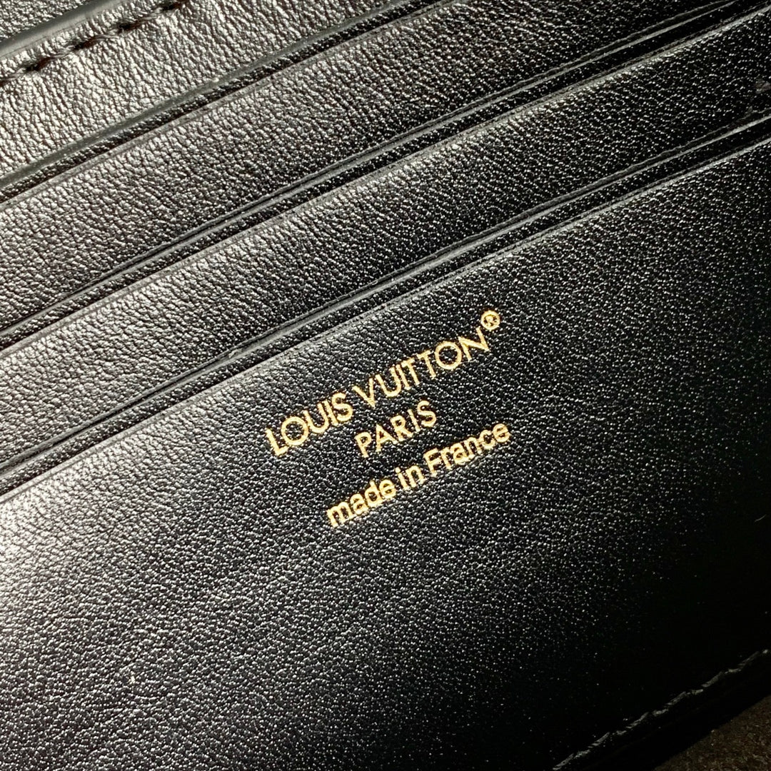 Louis Vuitton Wallet On Chain LV Bloom M14564