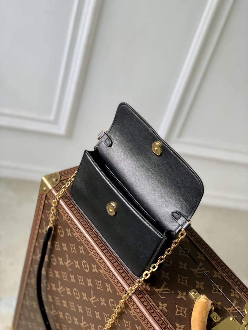 Louis Vuitton Wallet On Chain LV Bloom M14564
