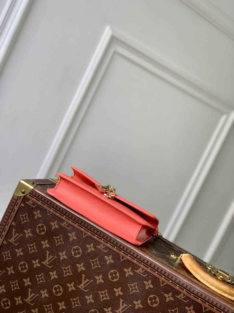 Louis Vuitton Wallet On Chain LV Bloom M14548