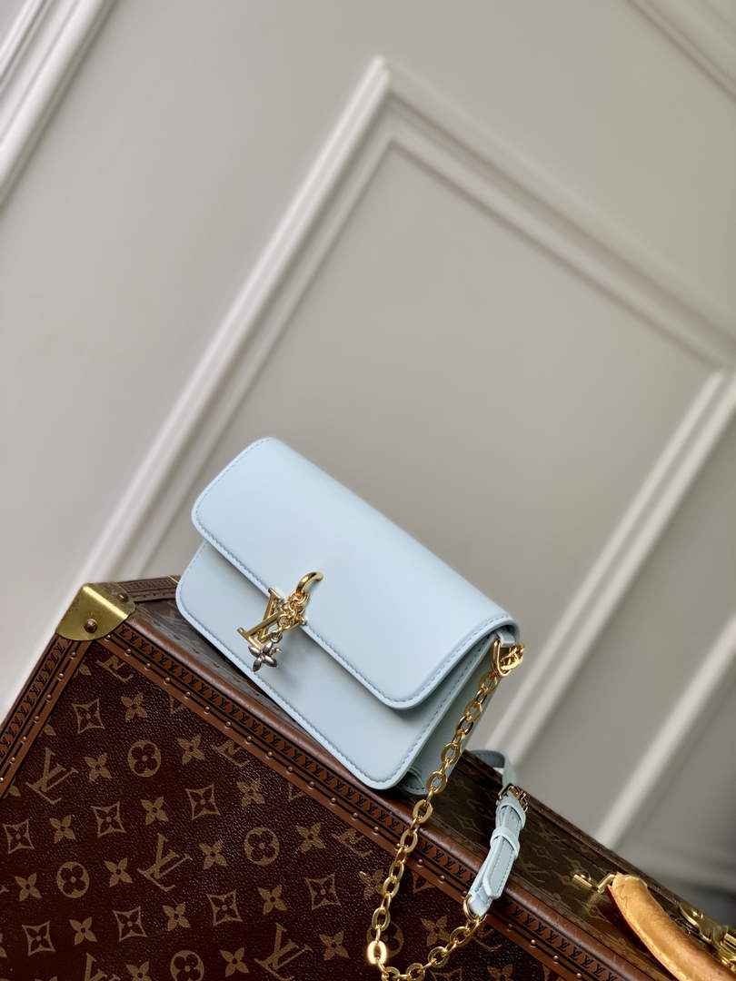 Louis Vuitton Wallet On Chain LV Bloom M14547