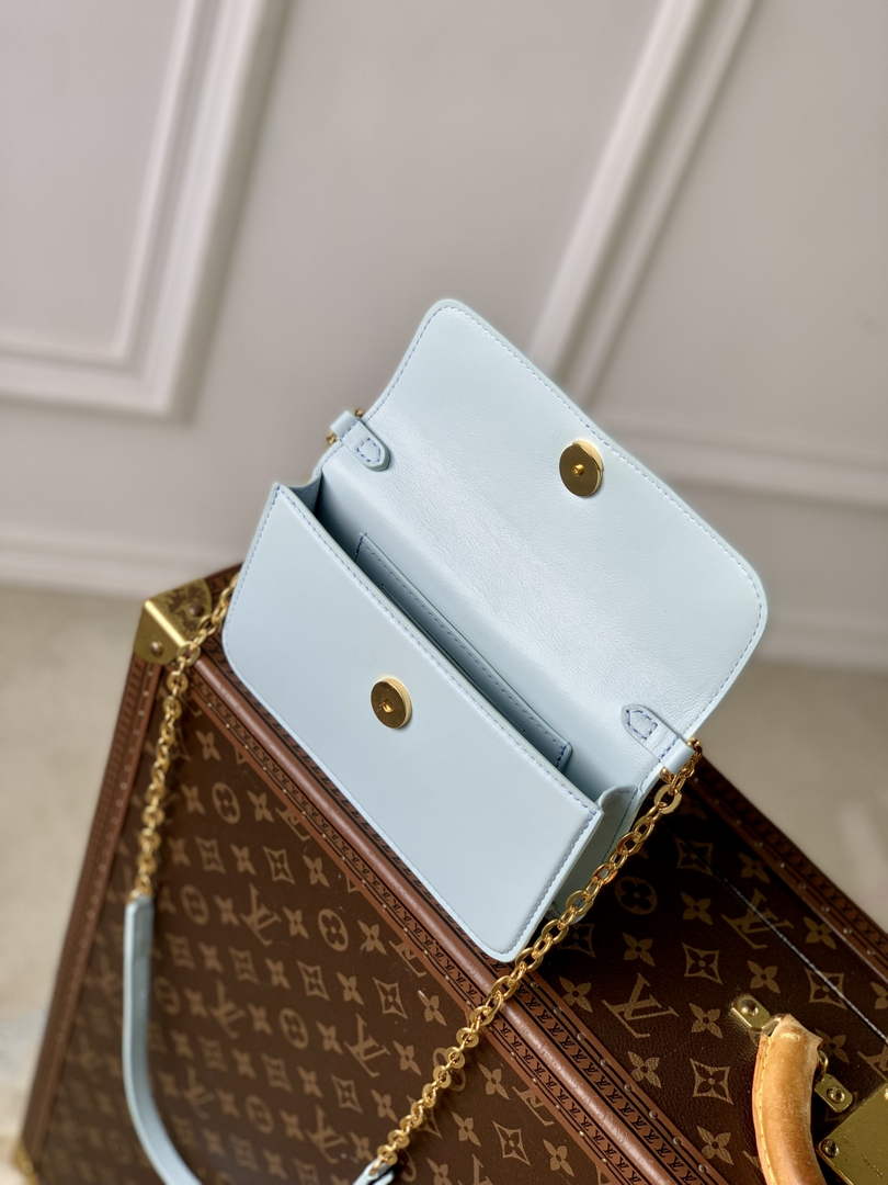 Louis Vuitton Wallet On Chain LV Bloom M14547