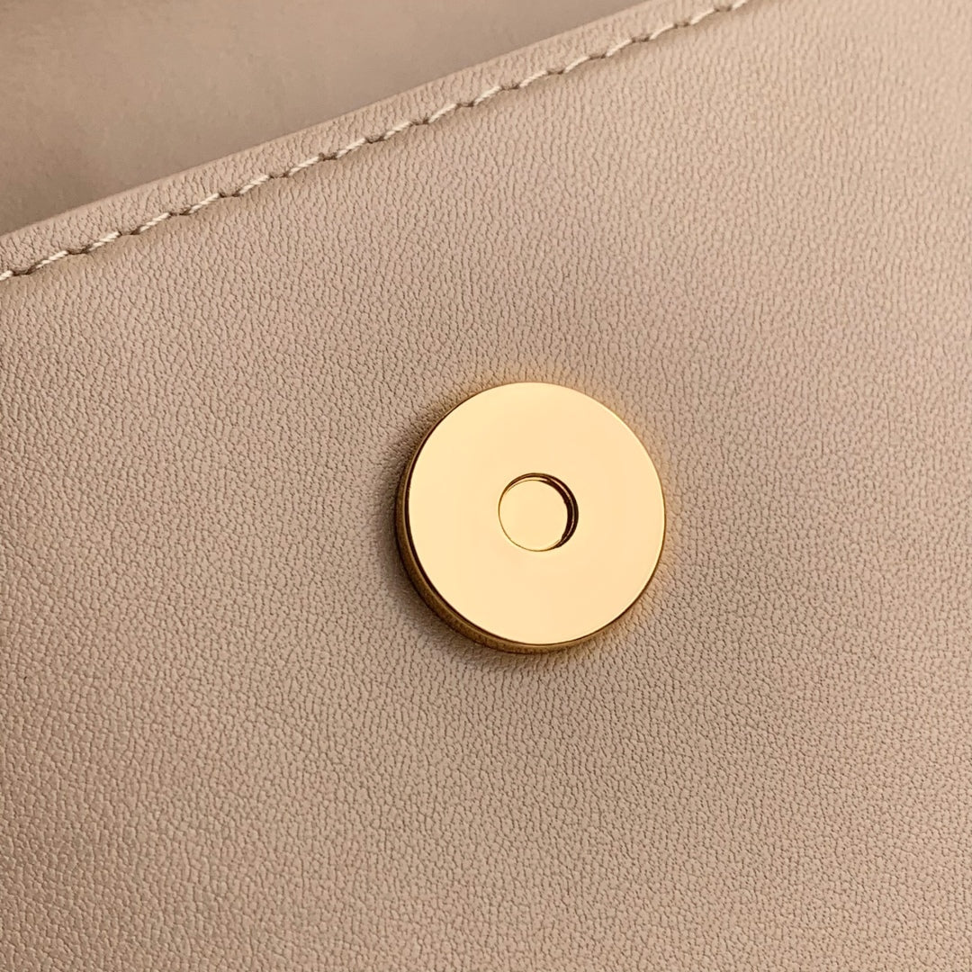Louis Vuitton Wallet On Chain LV Bloom M14581