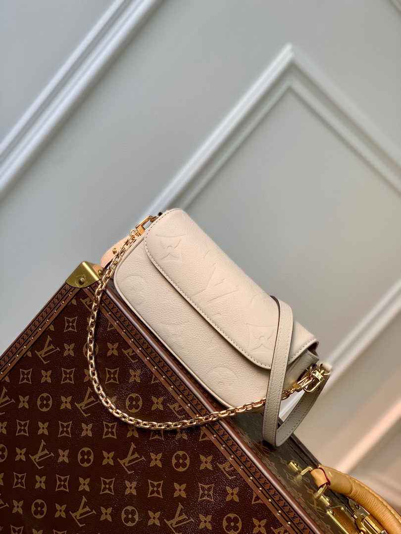 Louis Vuitton Wallet On Chain Lvy M82210 Beige Monogram Leather - Default Title - View 1