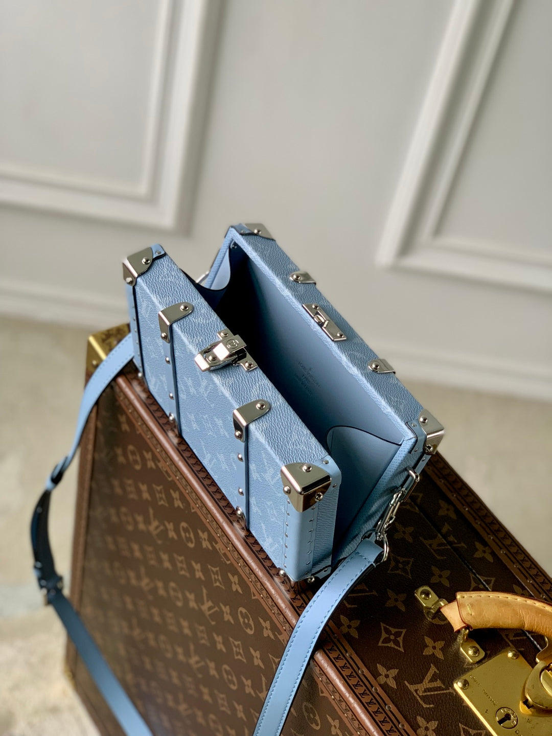 Louis Vuitton Wallet Trunk Taigarama M13562 Denim Blue