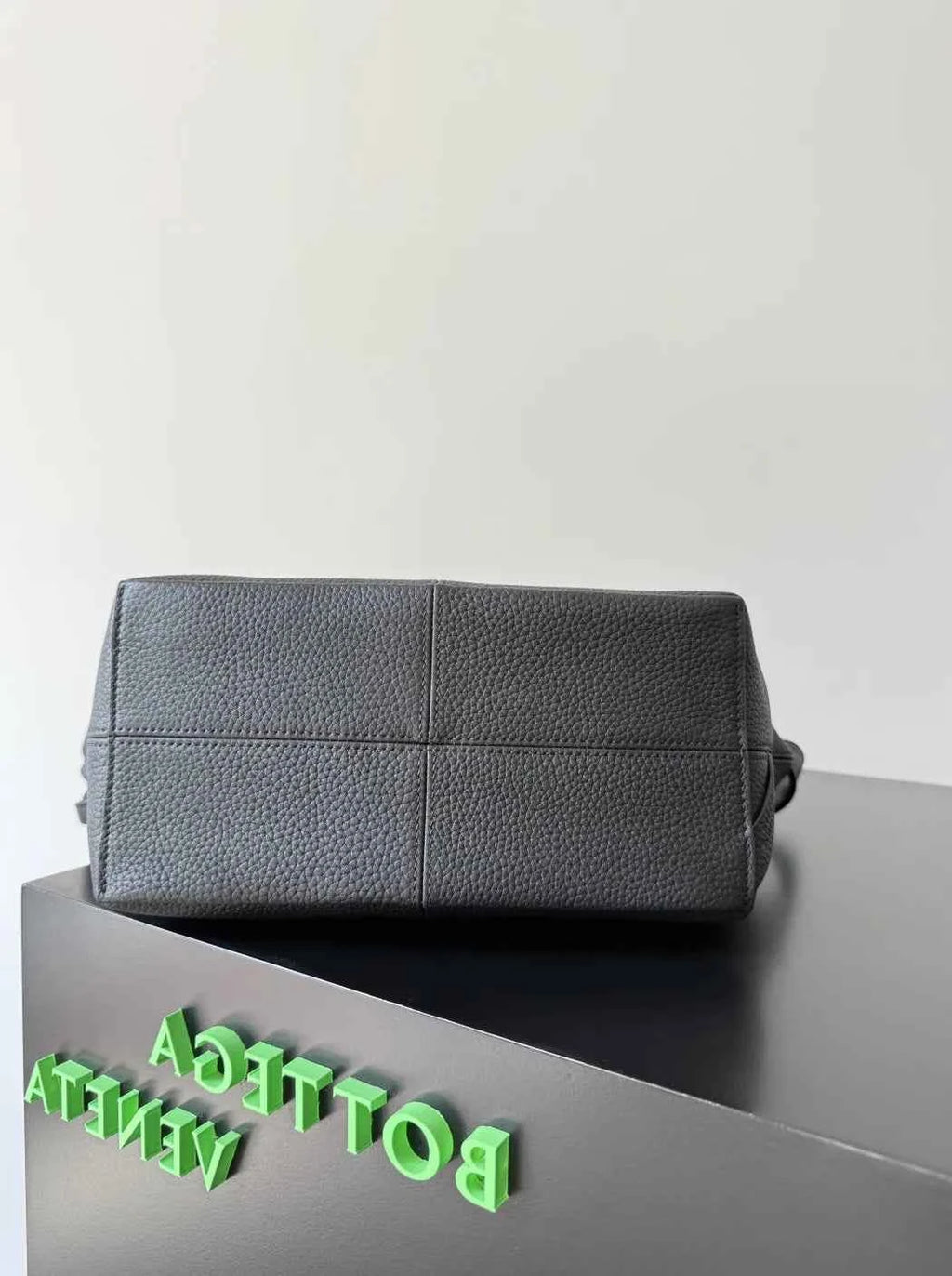 Bottega Veneta Men's Small Sawyer shoulder bag - 815807 Black Leather