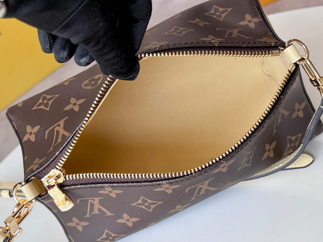 LV Bloom Pouch Monogram Canvas Crossbody Bag - M11672
