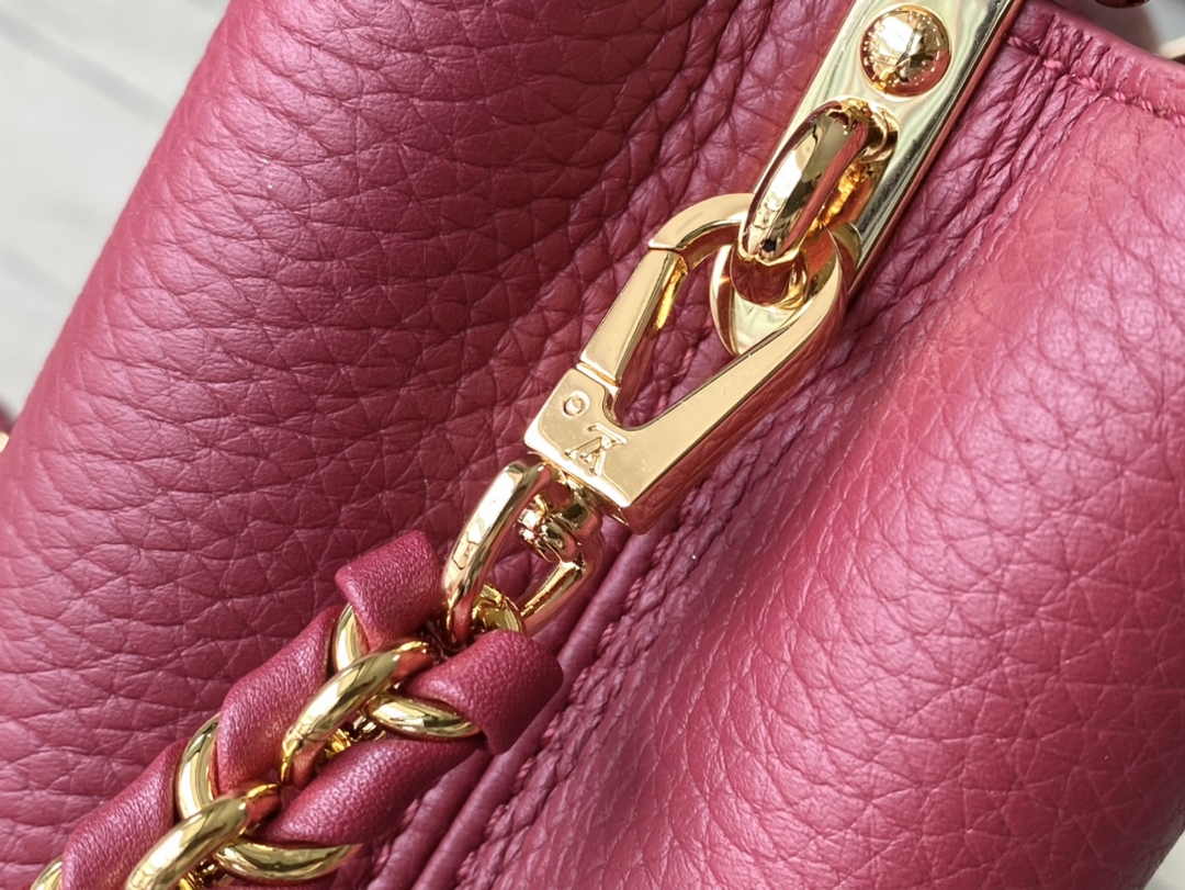 Louis Vuitton Capucines Mini M56669 Red Taurillon leather