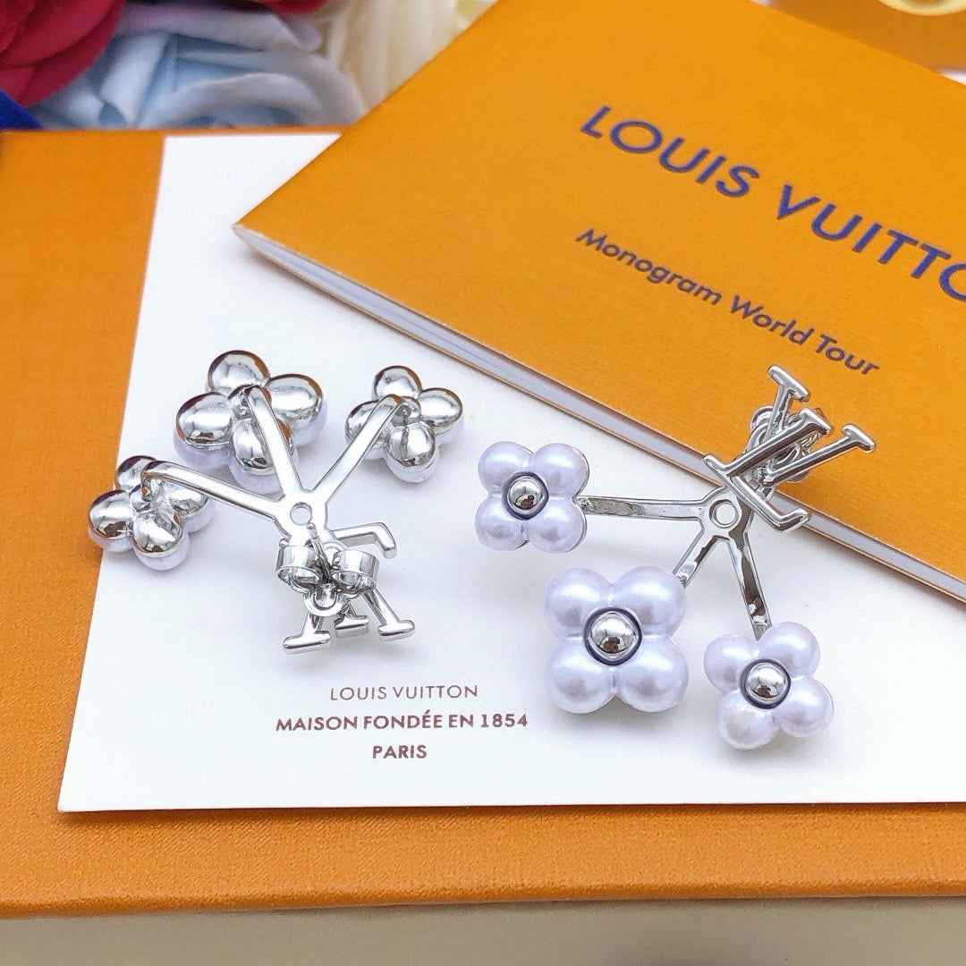 Louis Vuitton LV Earrings M00762