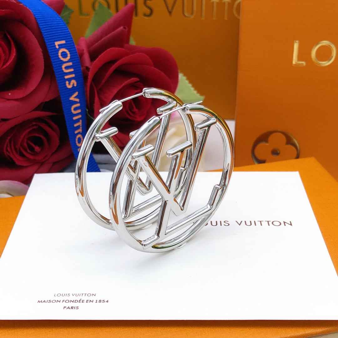 Louis Vuitton LV Earrings M00953
