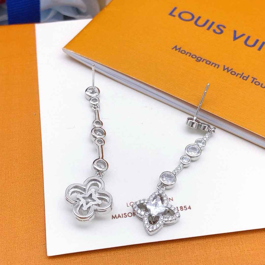 Louis Vuitton LV Earrings M10801