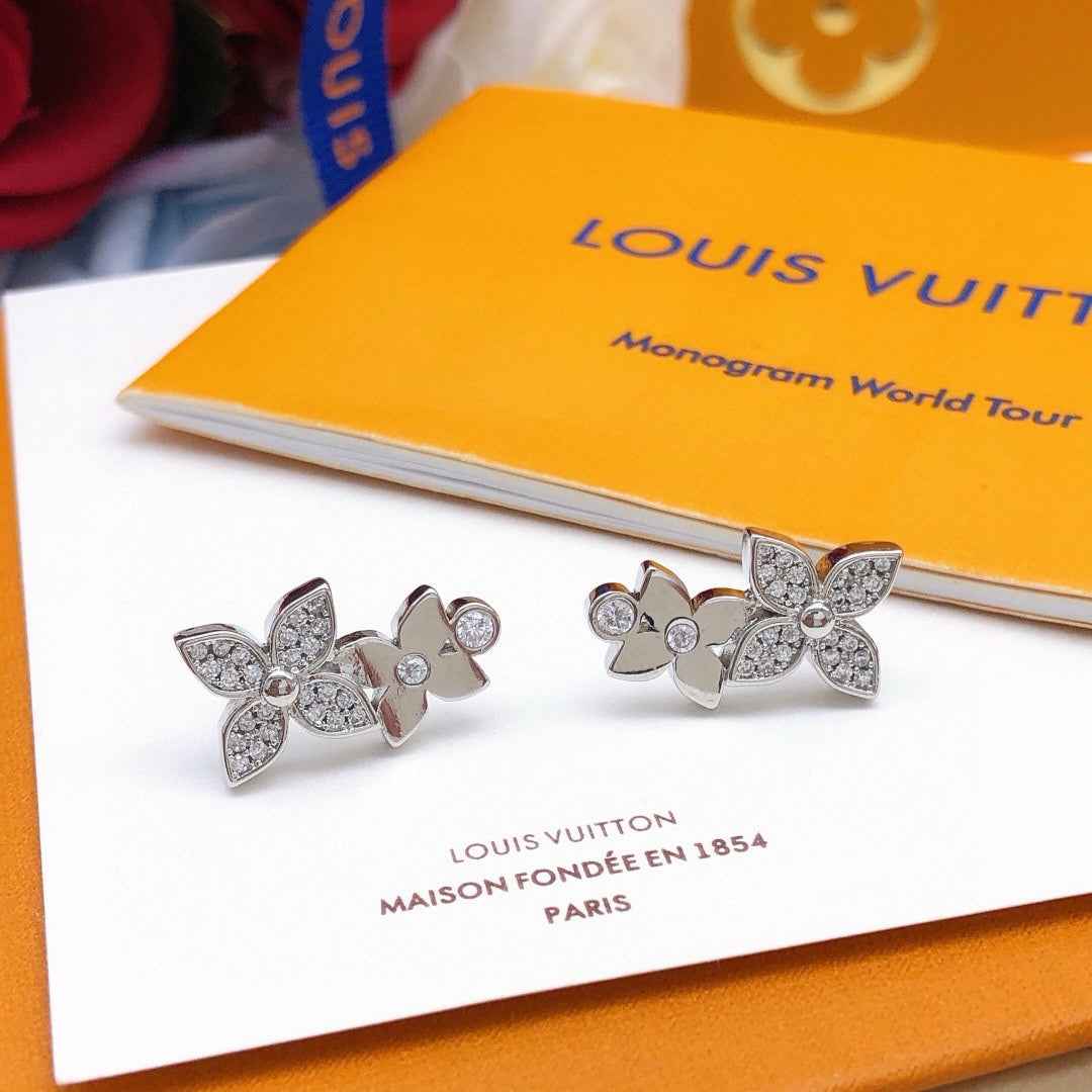 Louis Vuitton LV Earrings M10820