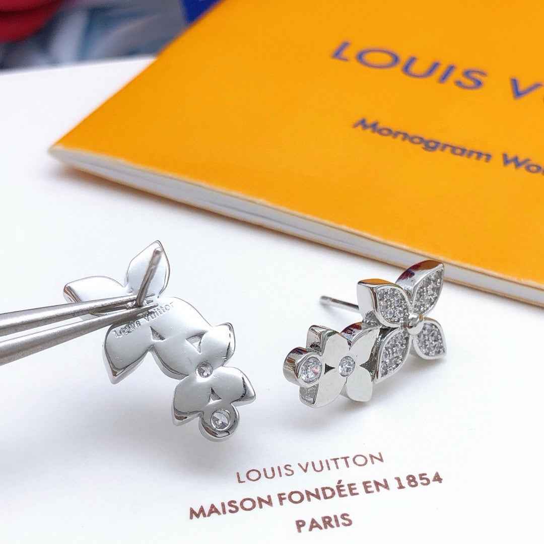 Louis Vuitton LV Earrings M10820