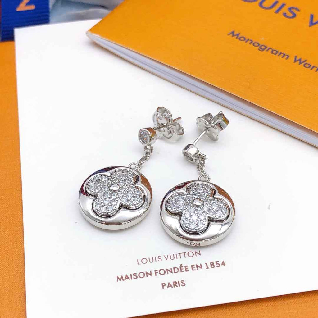 Louis Vuitton LV Earrings M10886