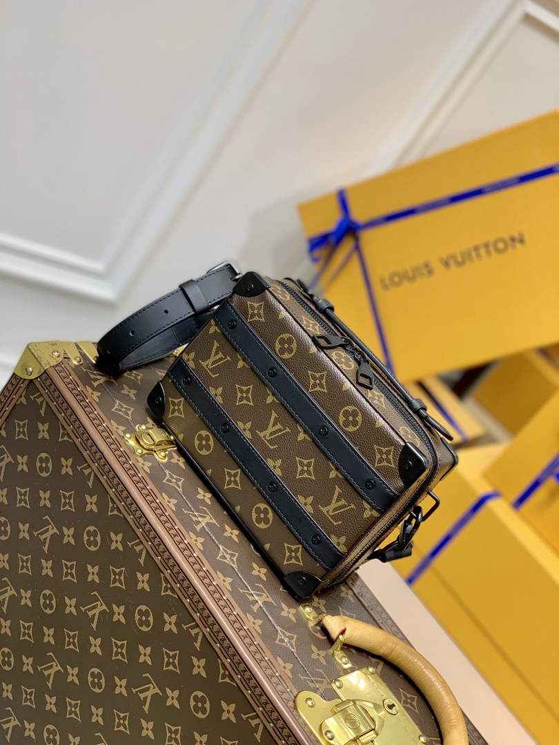 LV M45935 Louis Vuitton Handle Soft Trunk Monogram canvas