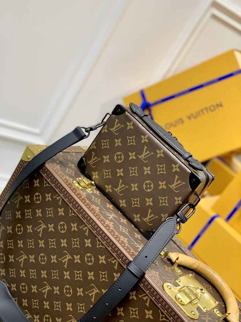 LV M45935 Louis Vuitton Handle Soft Trunk Monogram canvas