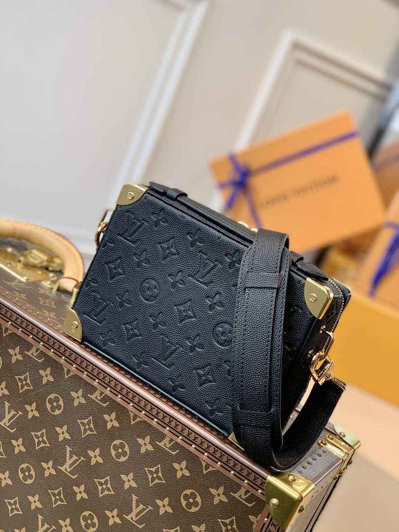 LV M59163 Louis Vuitton Handle Soft Trunk Men Bags Black