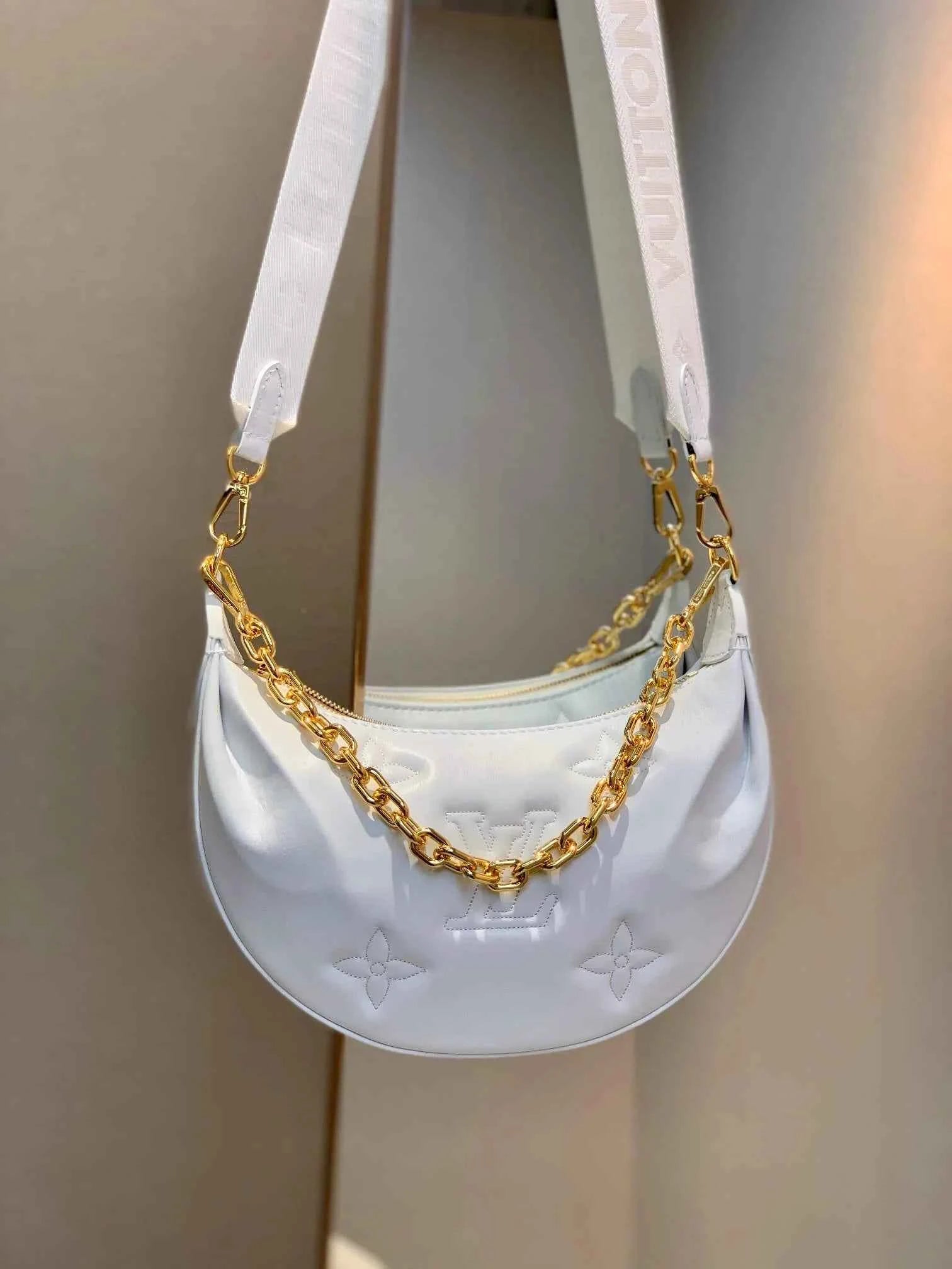 Louis Vuitton M59959 Over The Moon Bag Snow White - Default Title - View 1